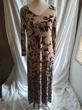 Soft Surroundings Beige and Black Floral V-Neck Maxi Dress SM